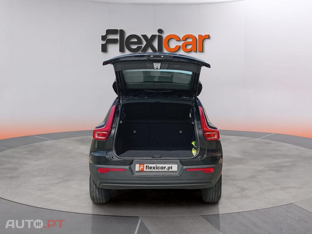 Volvo XC40 1.5 T2 Momentum Core