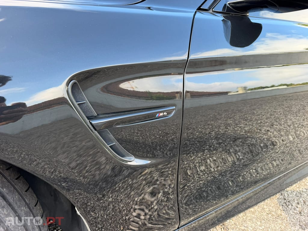 BMW M4 Auto