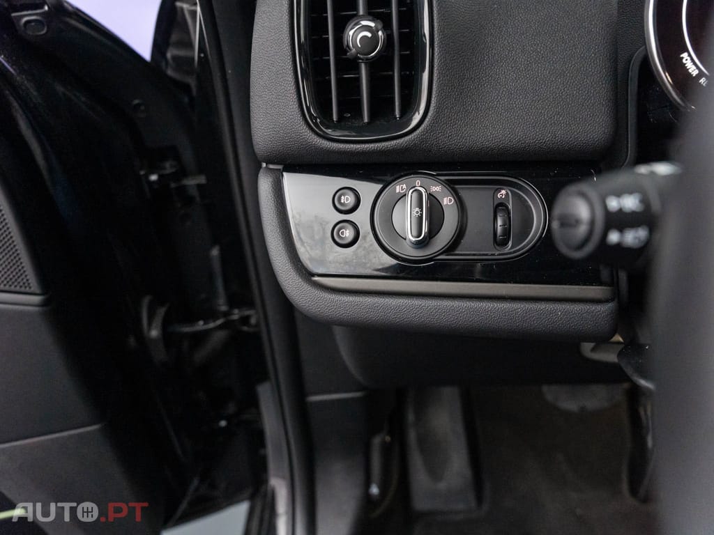 MINI Countryman Cooper SE Premium Essential Auto