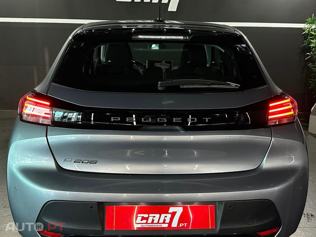 Peugeot E-208 50 kWh Style