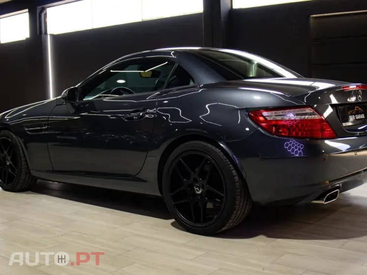 Mercedes-Benz SLK 200 Outro