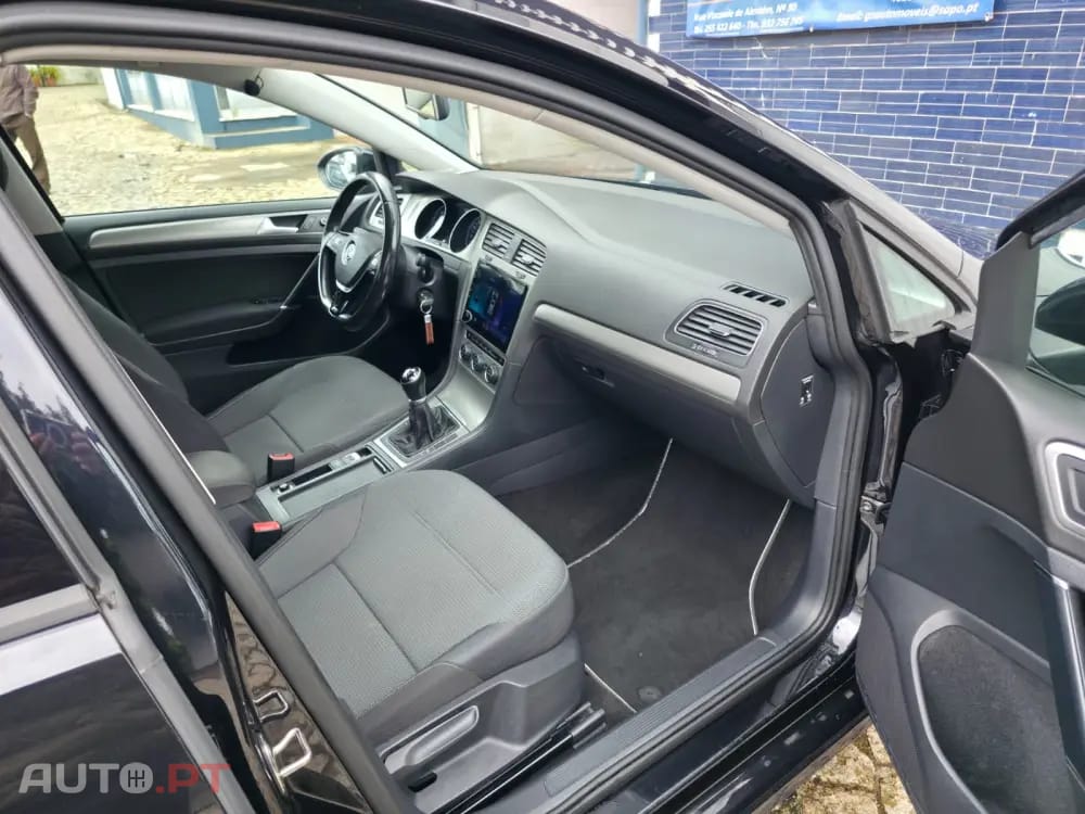 Volkswagen Golf 1.6 TDi BlueMotion Confortline