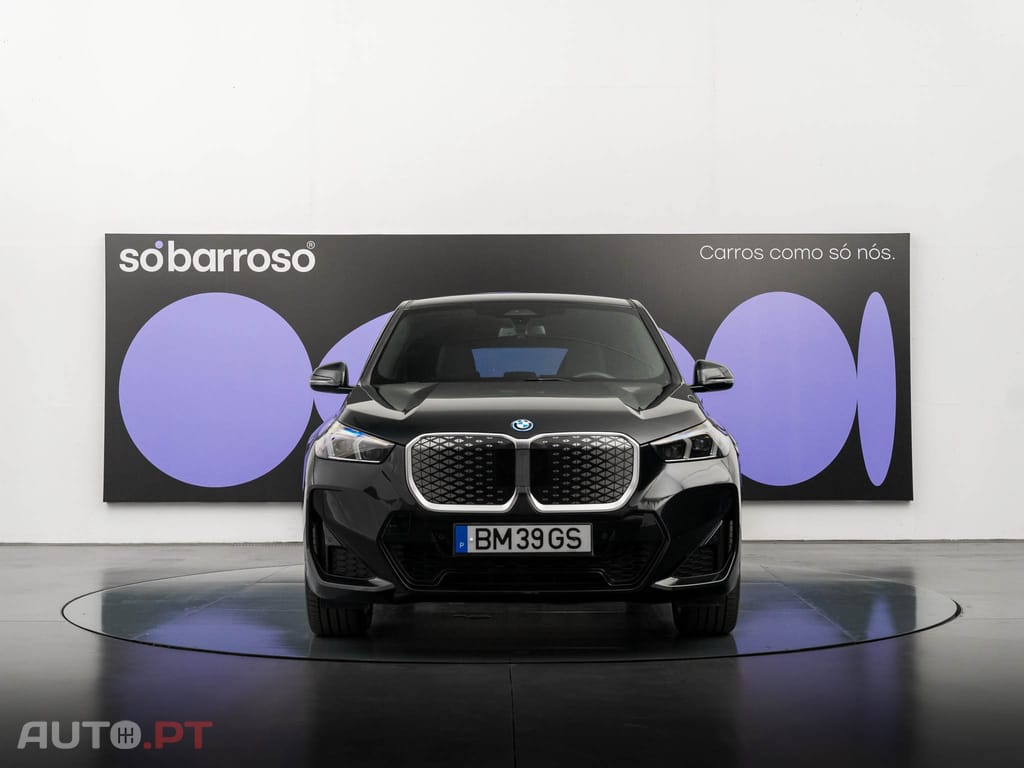 BMW iX1 eDrive20 Pack Desportivo M