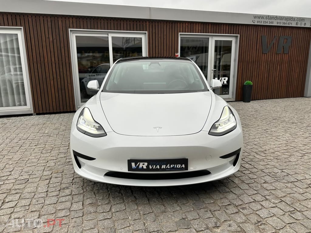 Tesla Model 3 Long-Range RWD