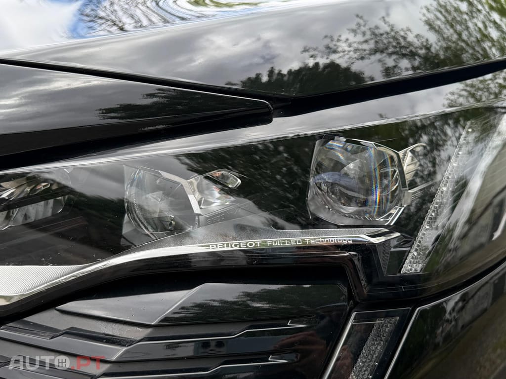 Peugeot 5008 GT 1.2  130cv EAT8 | 7 Lugares | 2023 | 24.716 km