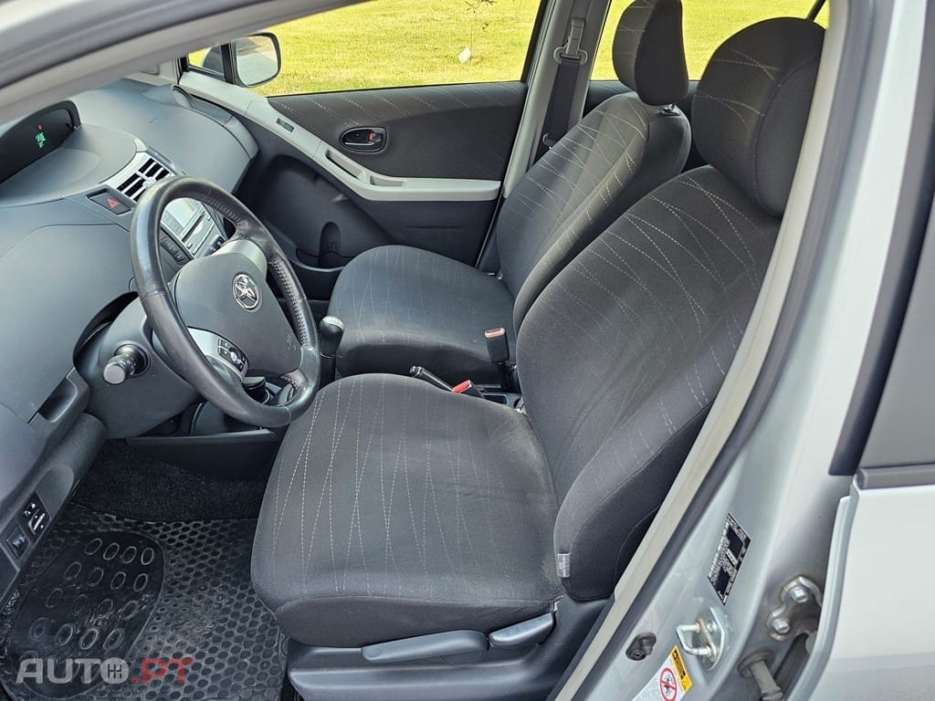 Toyota Yaris 1.0 VVT-i AC