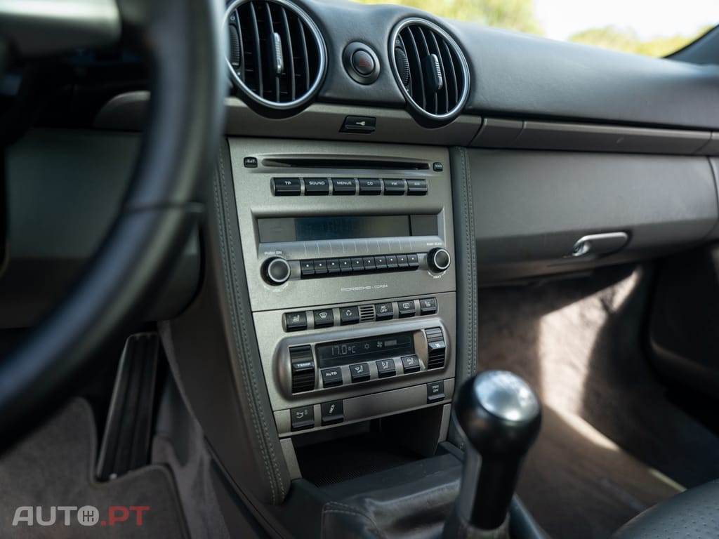 Porsche Cayman 2.7