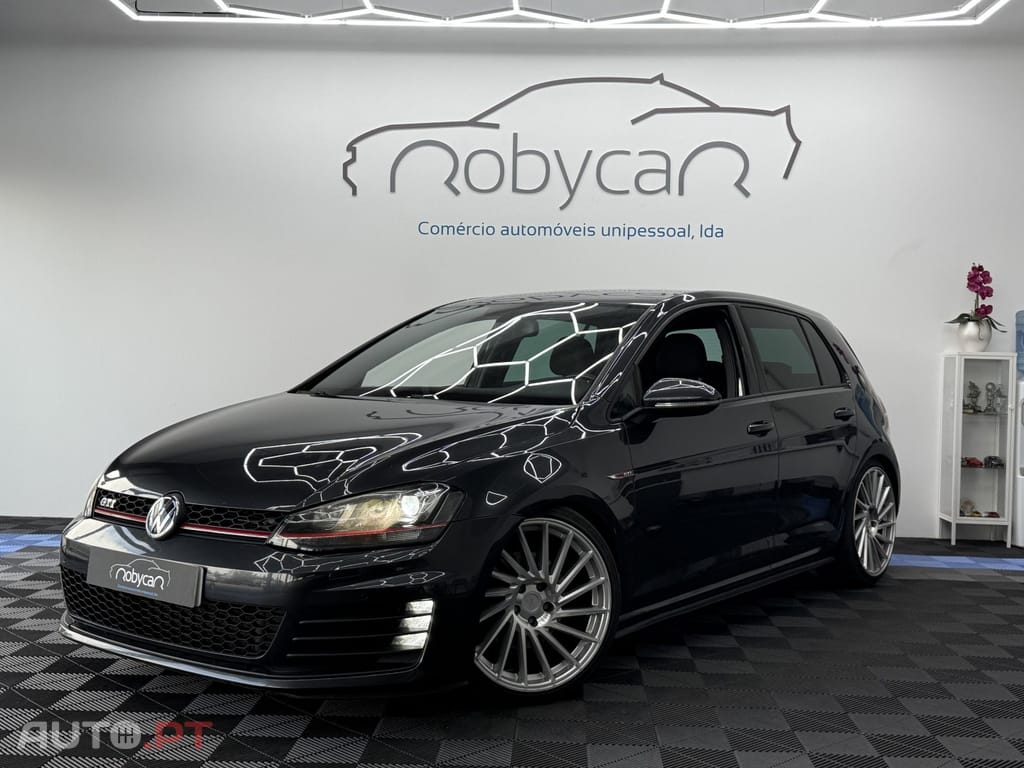 Volkswagen Golf 2.0 TSI GTI DSG