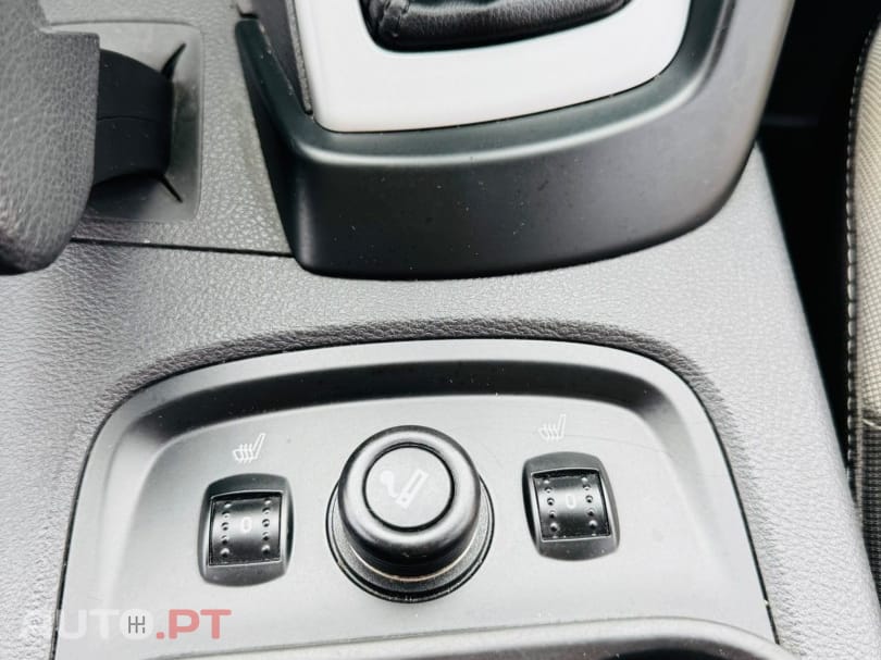 Ford Focus 1.0 EcoBoost S&S Champions Edition — fotografia 13