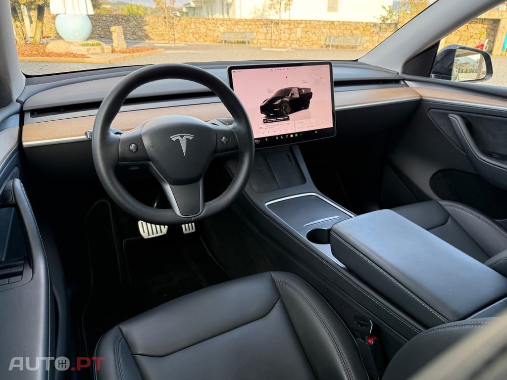Tesla Model Y Performance Dual Motor AWD