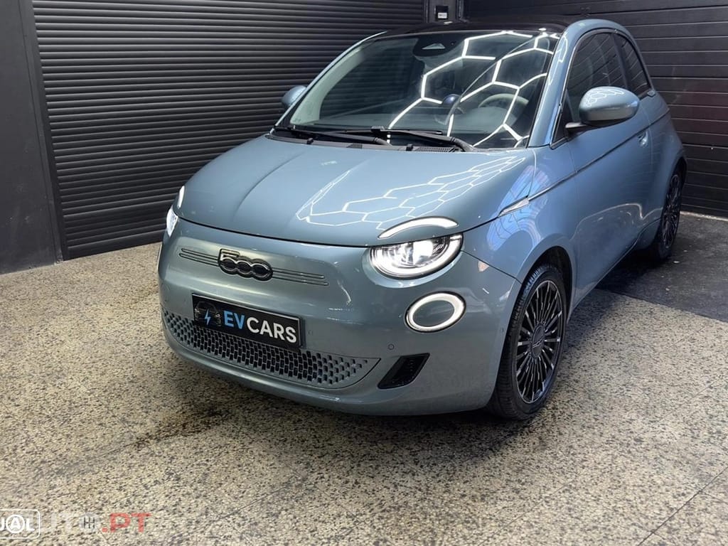 Fiat 500e La Prima