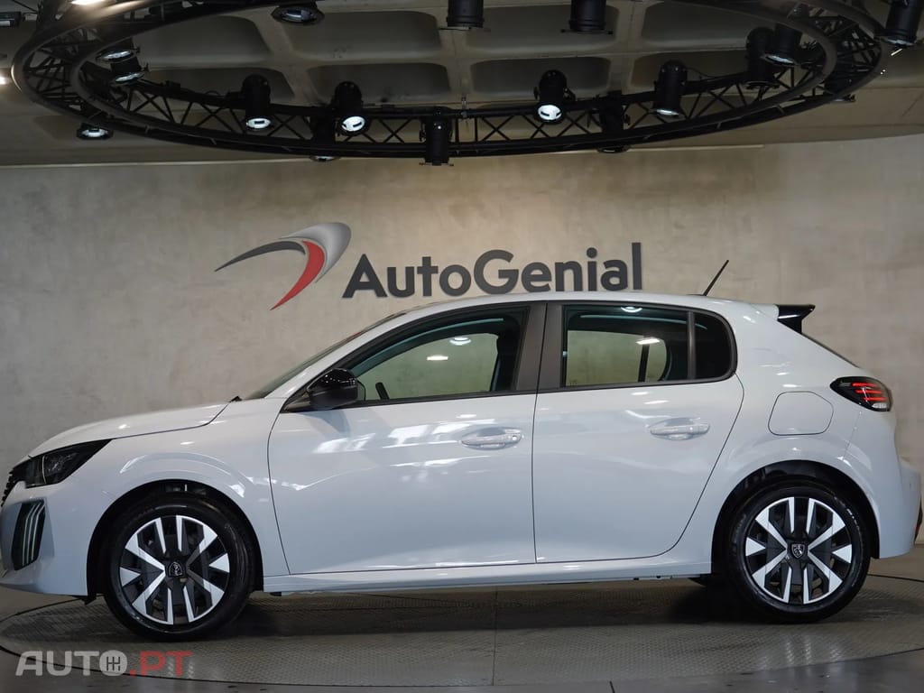 Peugeot 208 1.2 Hybrid Style e-DCS6