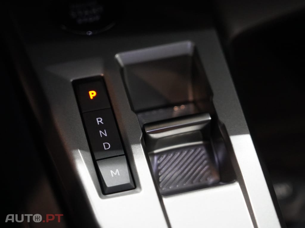 Peugeot 408 1.2 PureTech Allure EAT8