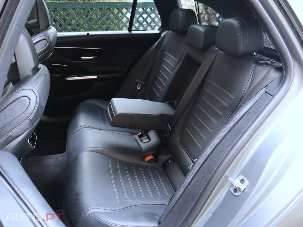 Mercedes-Benz C 300 e AMG Line