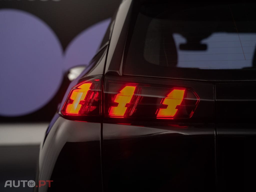 Peugeot E-2008 50 kWh Active Pack