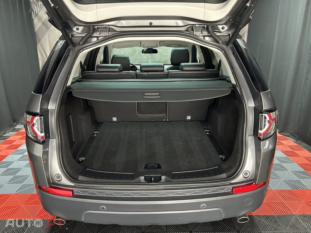 Land Rover Discovery Sport 2.0 D AWD SE