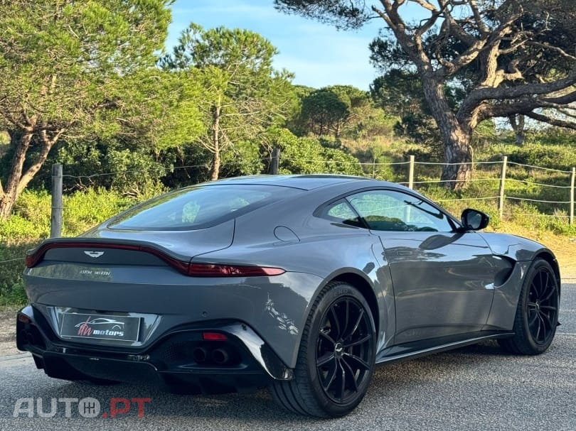 Aston Martin Vantage Coupé V8