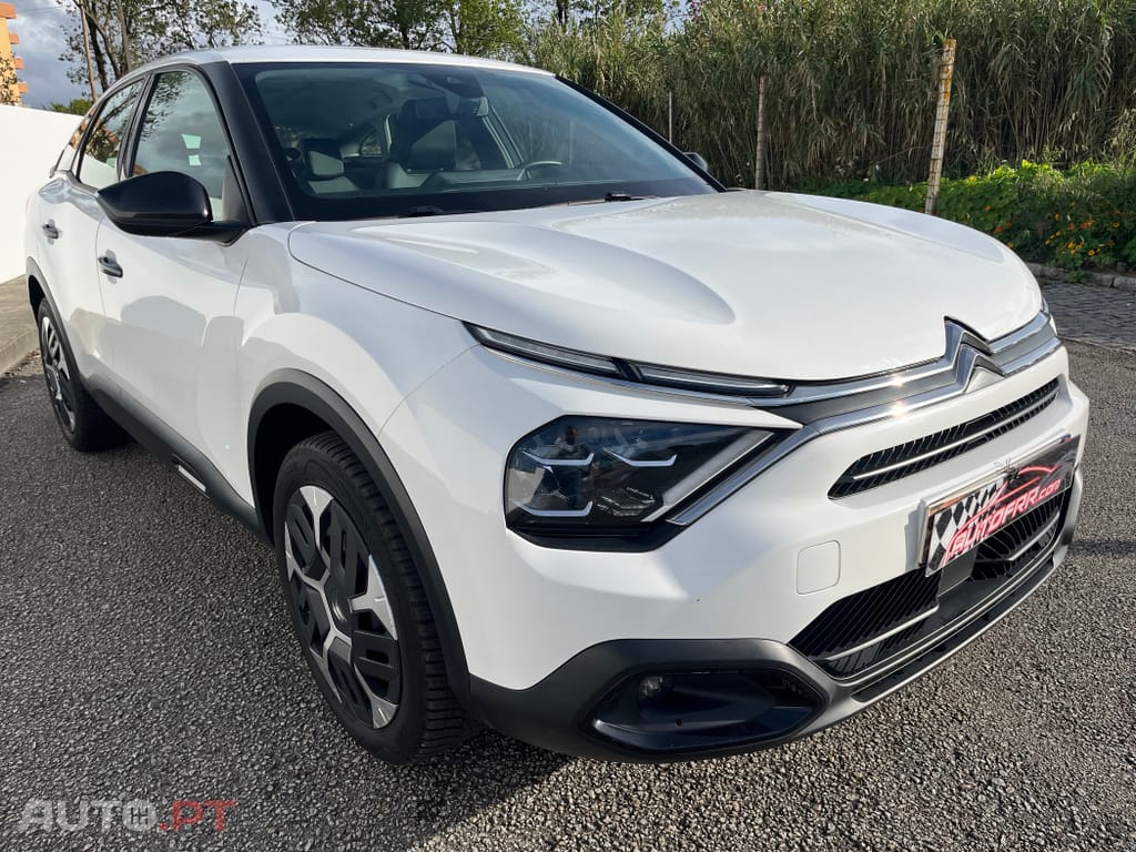 Citroen C4 PureTech 130 Stop&Start EAT8 SHINE