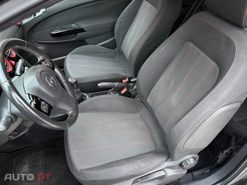 Opel Corsa 1.2 Black Edition