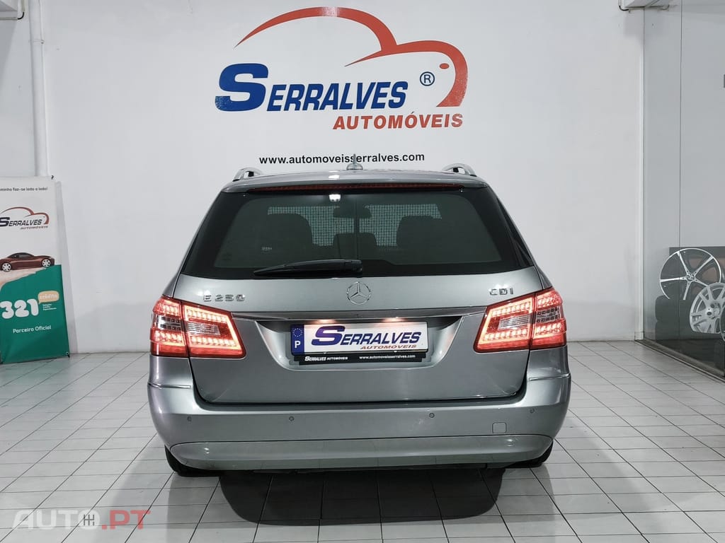 Mercedes-Benz E 250 BlueTEC Elegance Auto. — fotografia 6