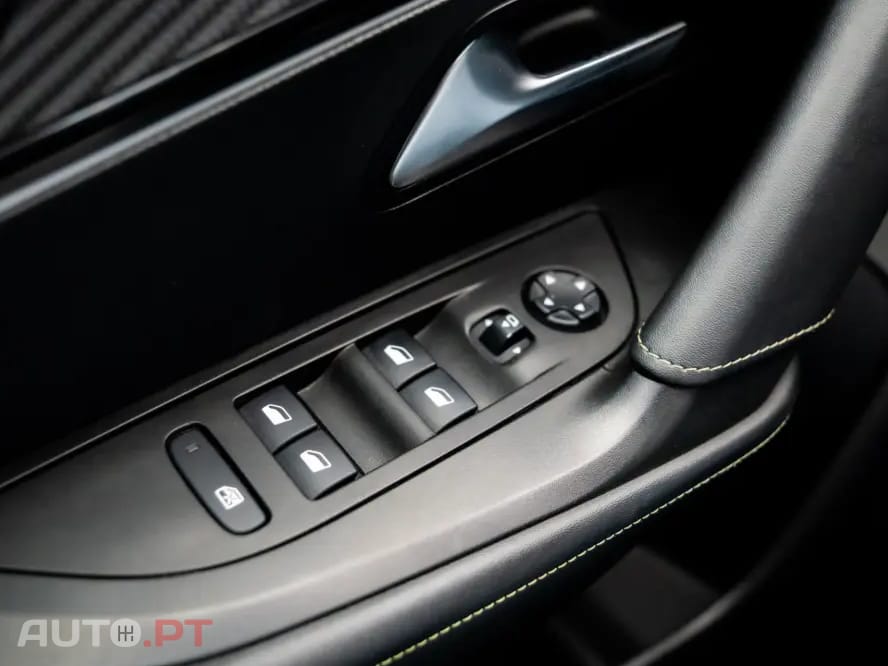 Peugeot 2008 1.5 BlueHDi GT EAT8