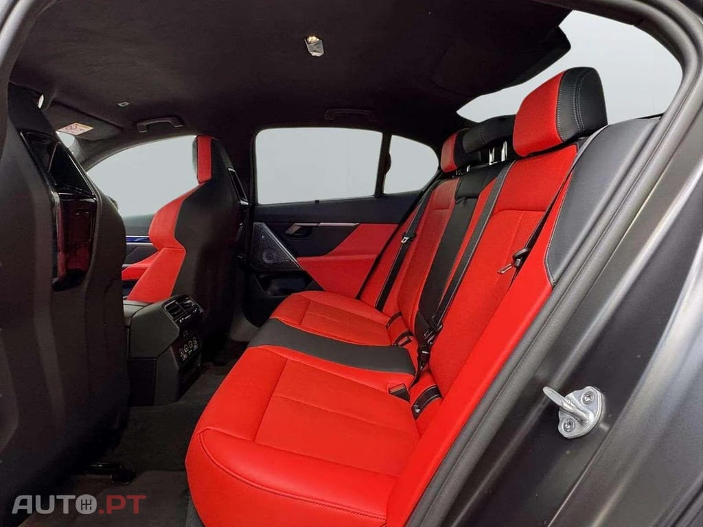 BMW M5 Drivers B&W I.V.A DEDUTÍVEL 