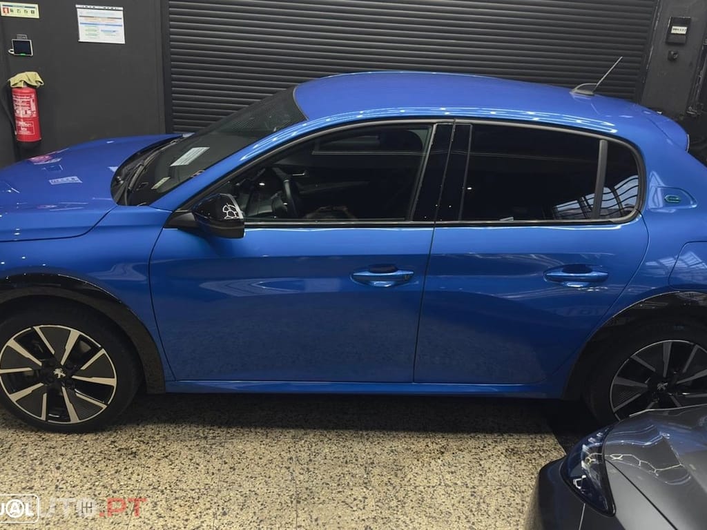 Peugeot E-208 50 kWh GT