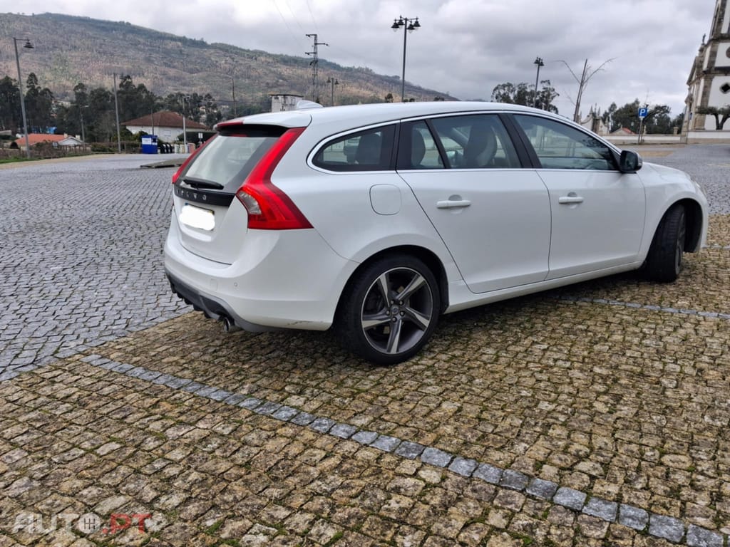 Volvo V60 R-Design