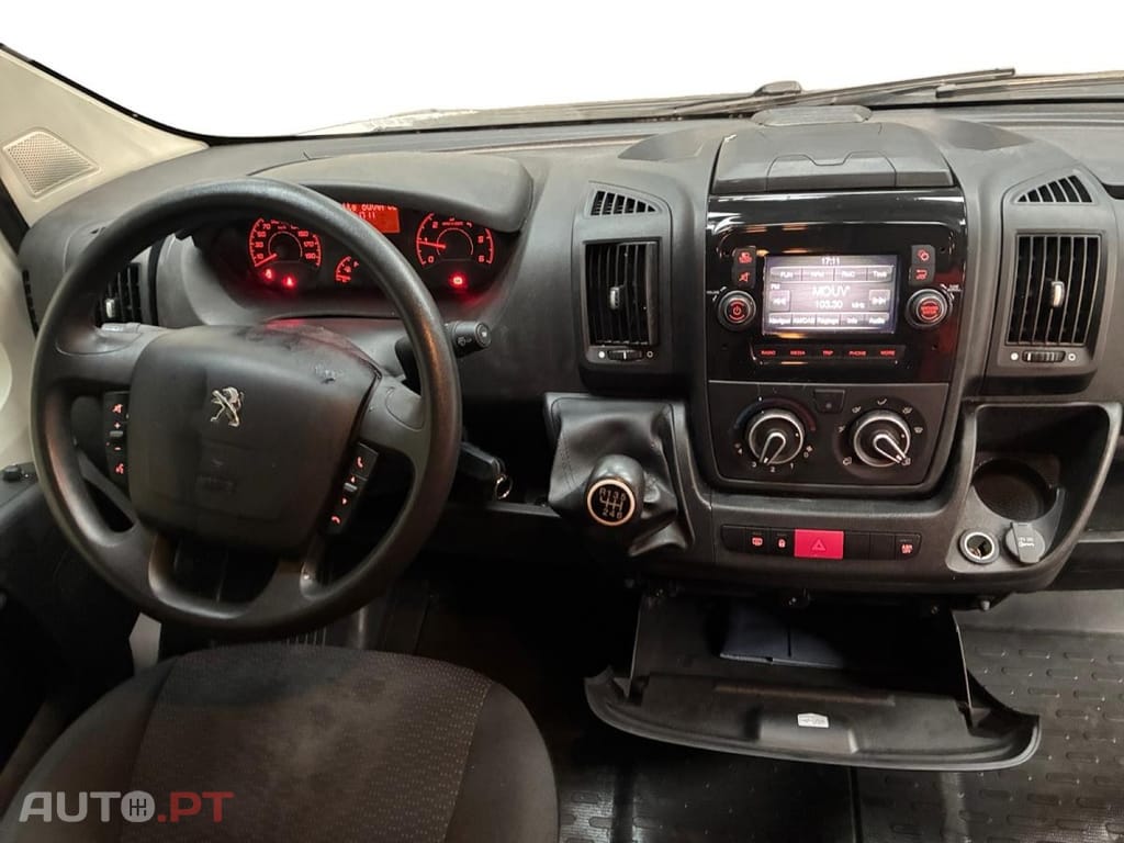 Peugeot Boxer 2.2 BlueHDi 335 L3H2 Premium