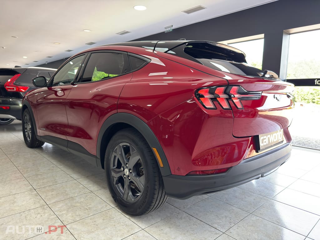 Ford Mustang RWD