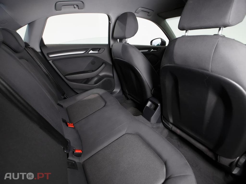 Audi A3 Limousine 30 TSI S Tronic