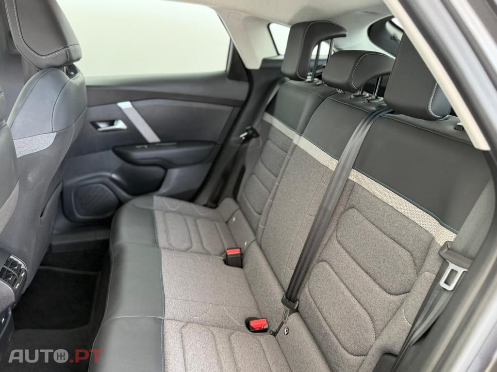 Citroen C4 Outro