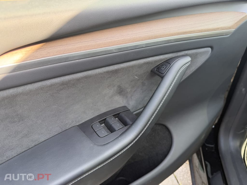 Tesla Model Y Long Range Dual Motor AWD