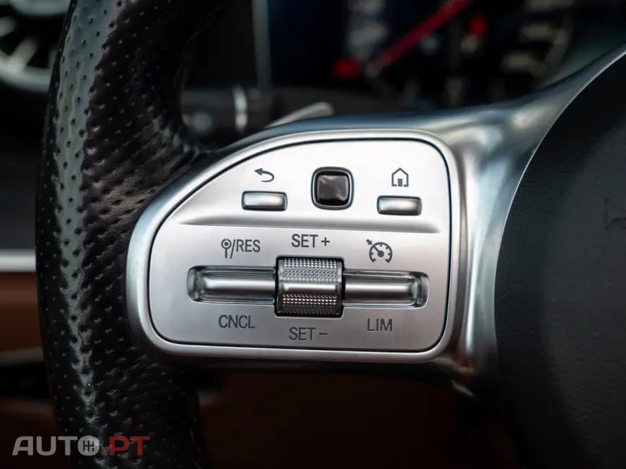 Mercedes-Benz E 220 d 4Matic 9G-TRONIC AMG Line