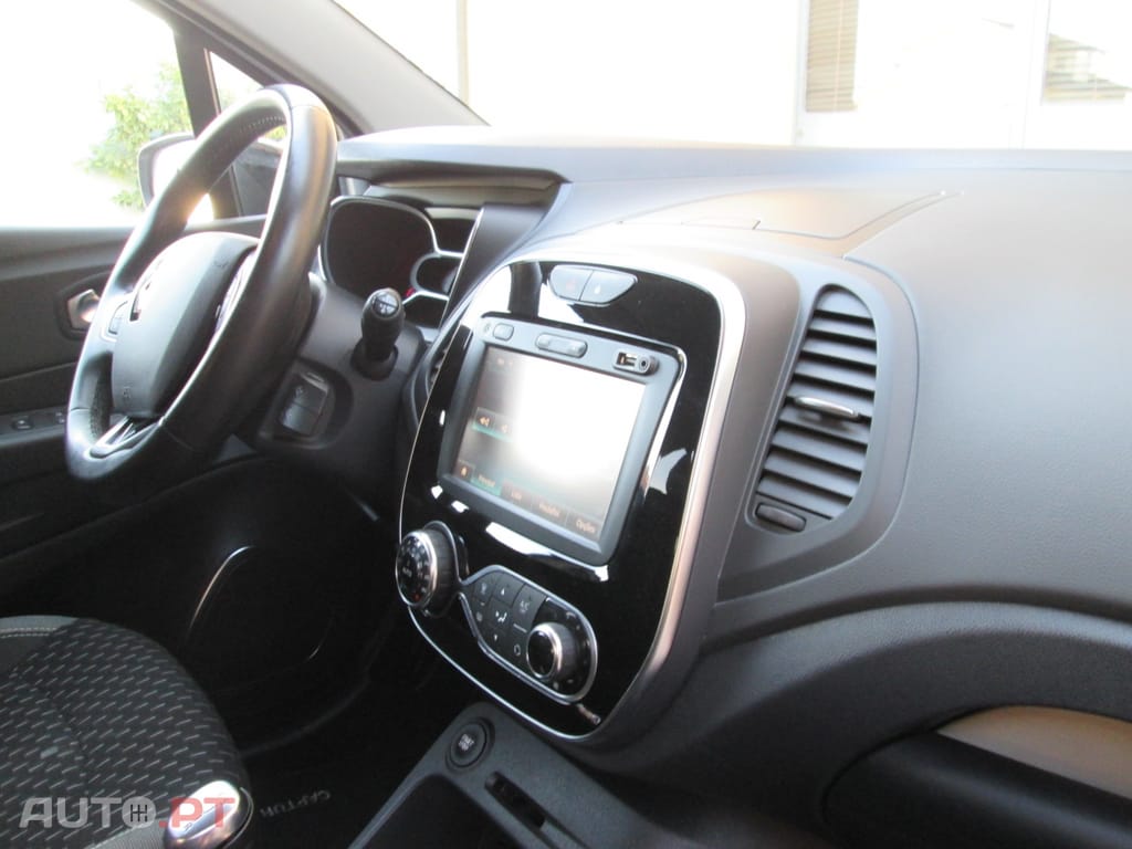 Renault Captur 0.9 TCE EXCLUSIVE