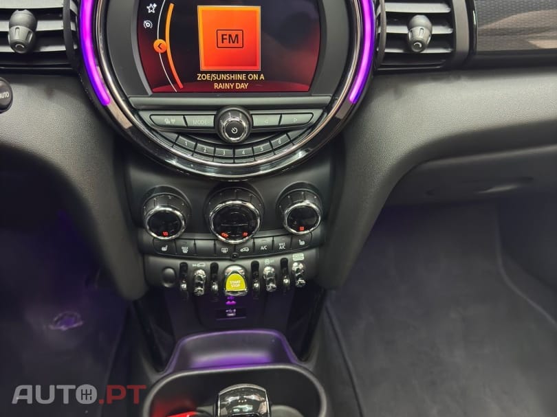 MINI Cooper Cooper SE Camden Edition
