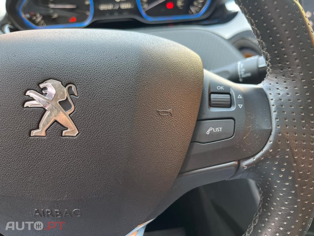 Peugeot 2008  1.2 PureTech Crossway