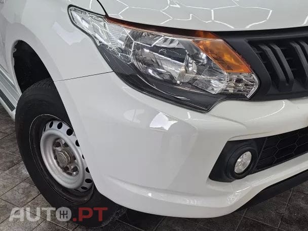 Mitsubishi L200 2.4 DI-D Invite 2WD