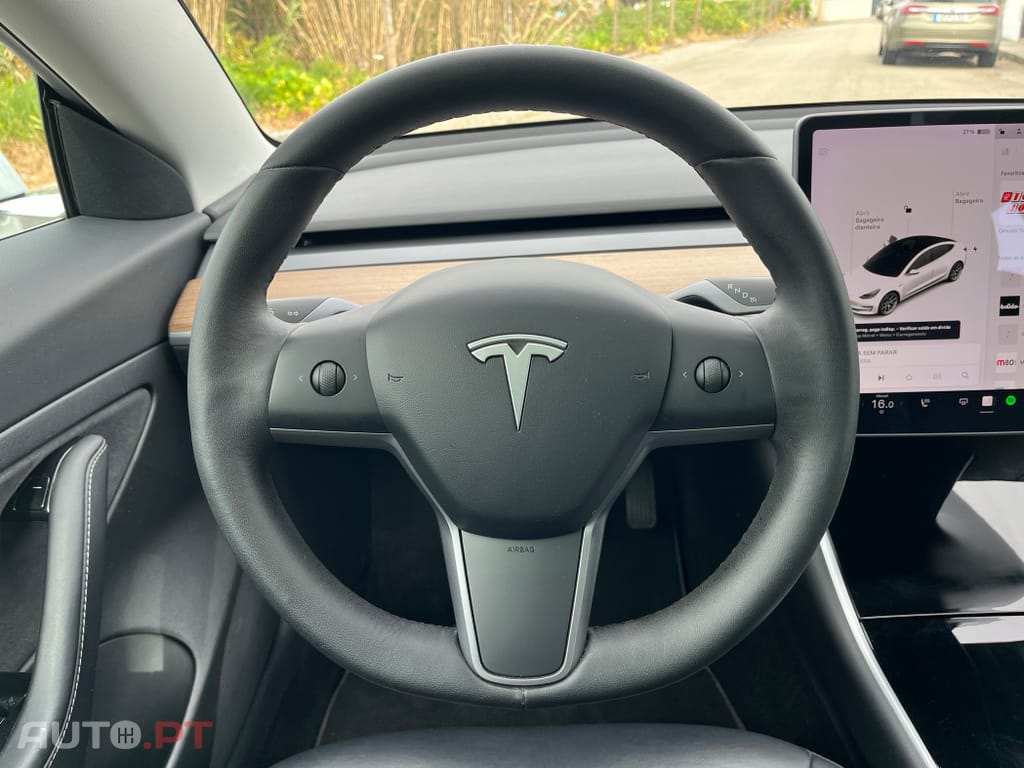 Tesla Model 3 Tração Traseira