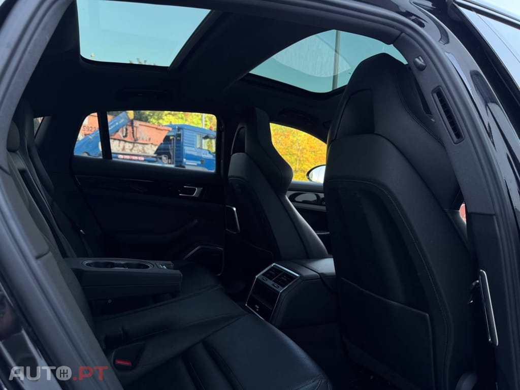 Porsche Panamera 4 E-Hybrid