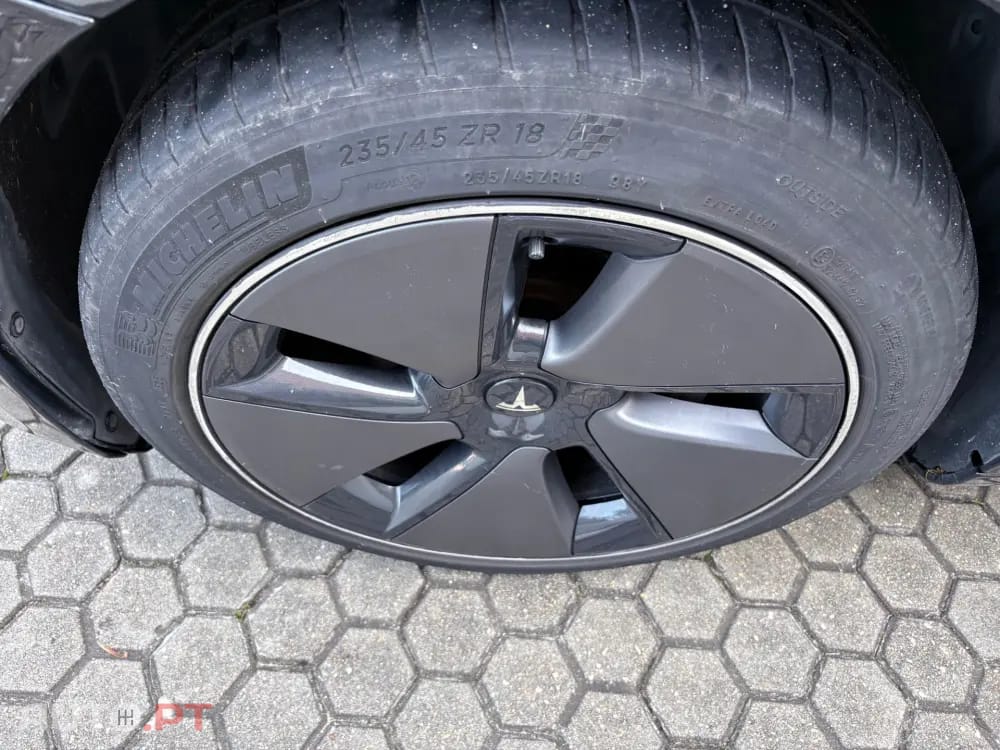 Tesla Model 3 Long Range Tração Integral Premium