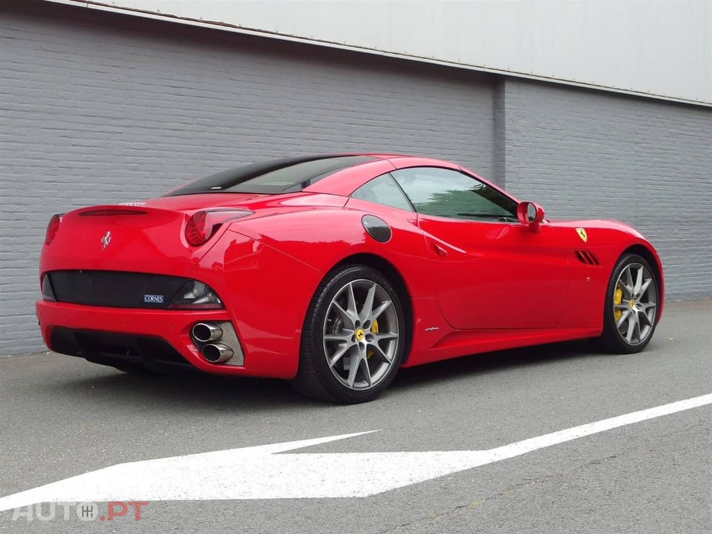 Ferrari California V8