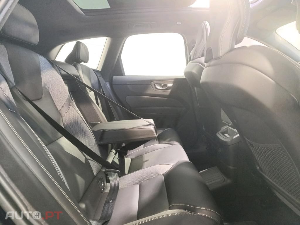 Volvo XC60 2.0 T6 PHEV Black Edition AWD