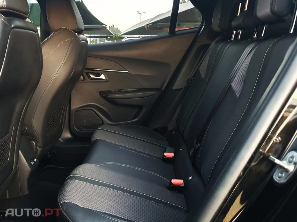 Peugeot 2008 1.2 PureTech GT