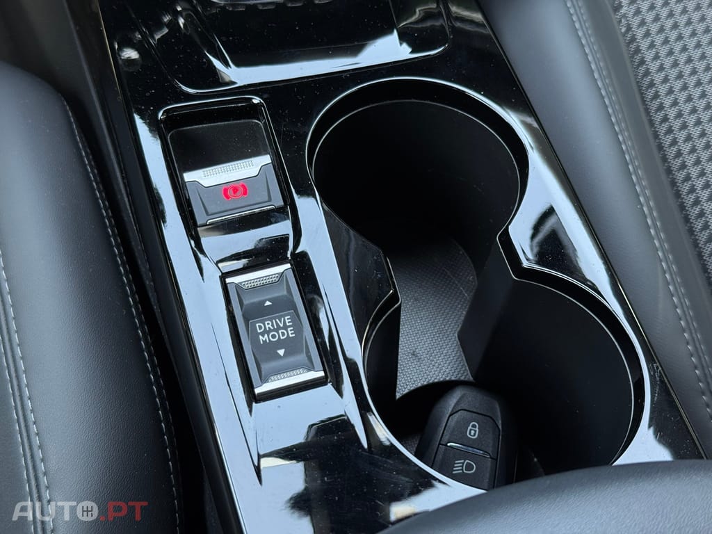 Peugeot E-2008 50 kWh GT