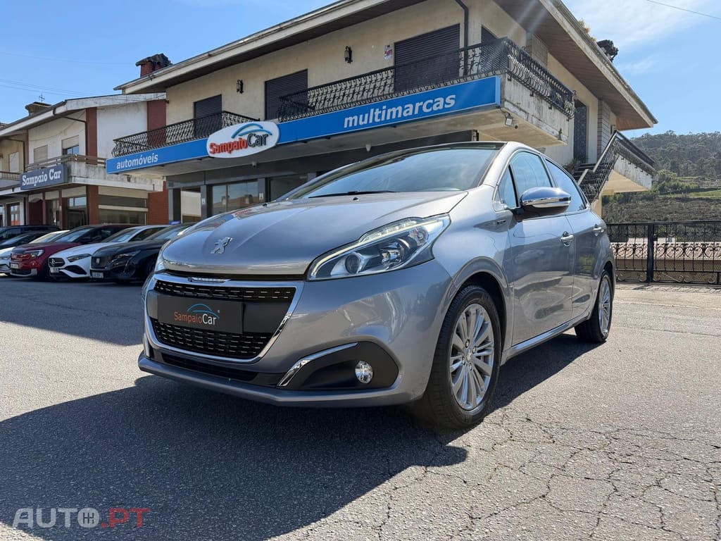 Peugeot 208 1.2 PureTech Signature