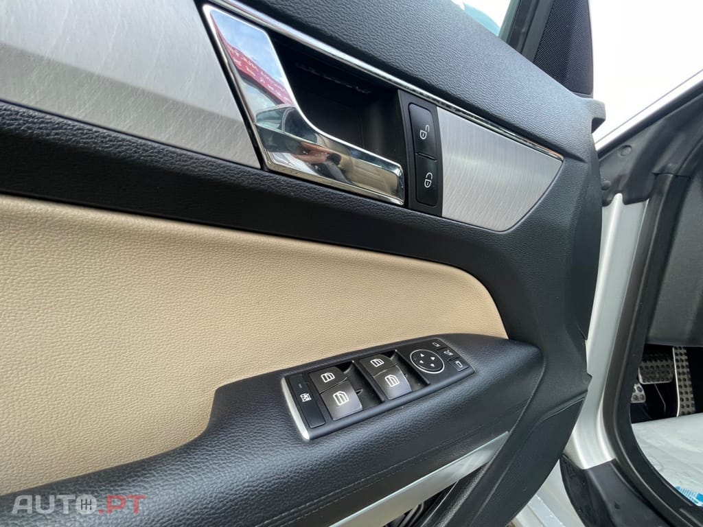 Mercedes-Benz E 250 CDi Avantgarde BlueEfficiency Auto.