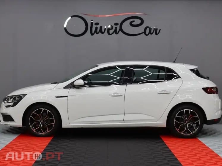 Renault Mégane 1.5 Blue dCi Limited EDC — fotografia 6