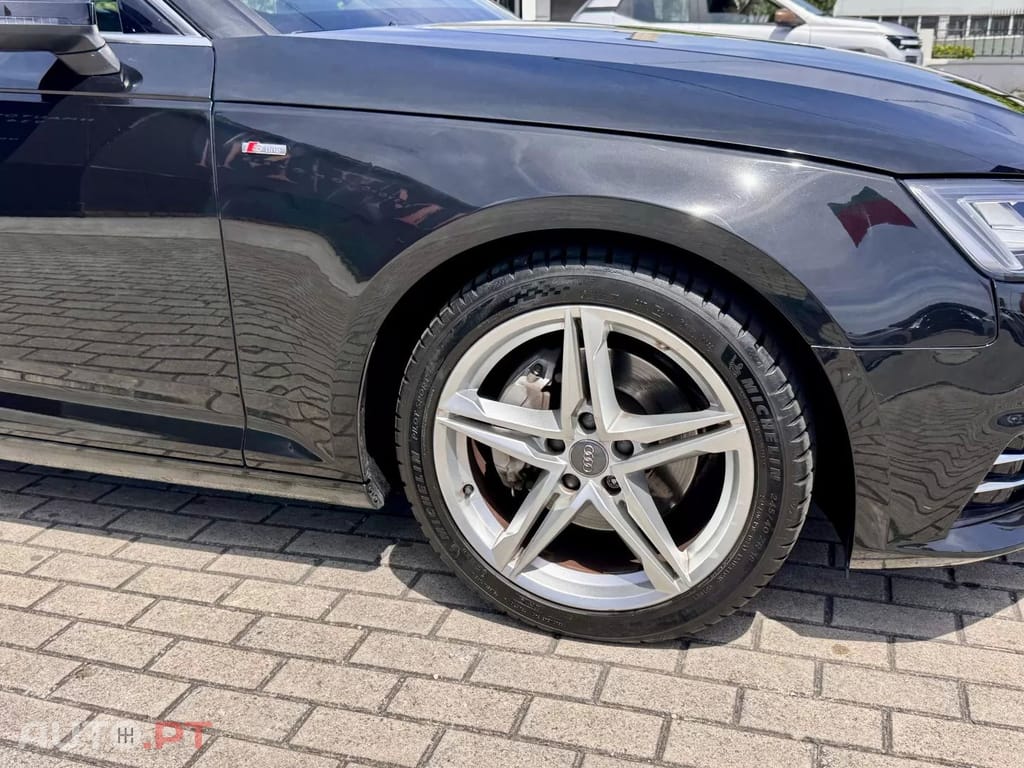 Audi A4 2.0 TDI S-line S tronic