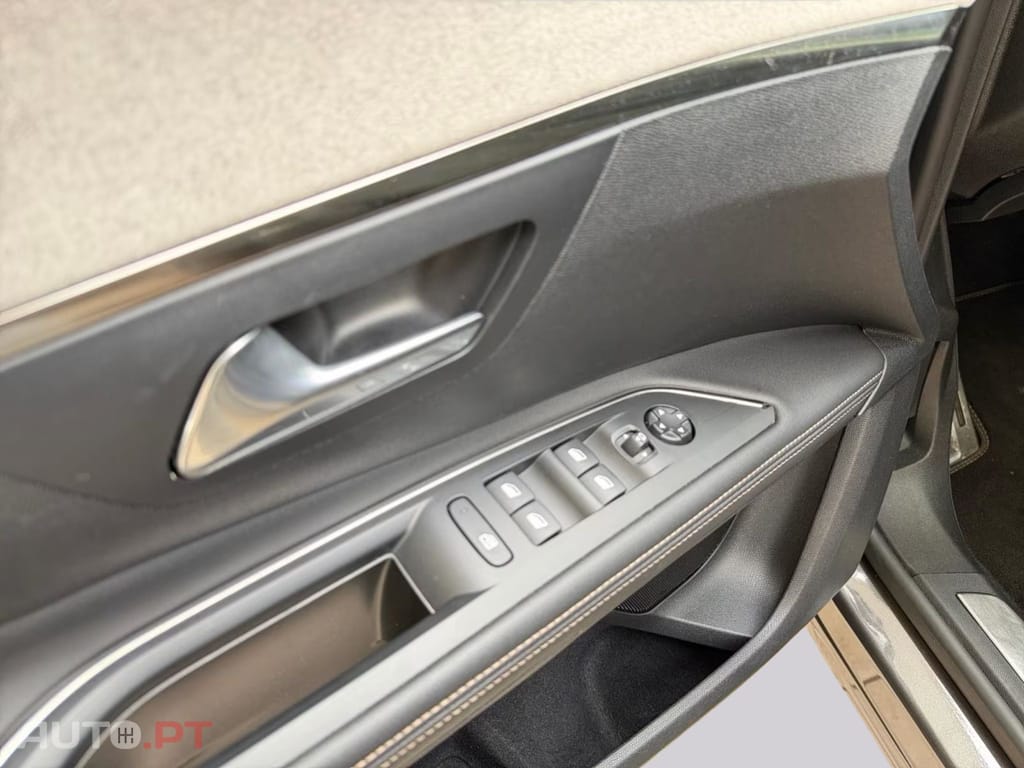 Peugeot 5008 Hybrid GT I.V.A DEDUTIVEL 